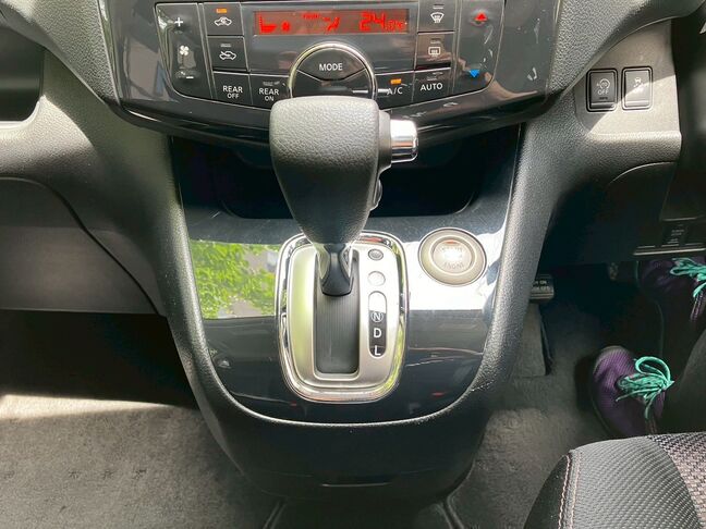 シフトレバーも、変更のしやすいタイプになります。